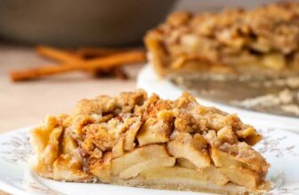 Apple Crumble Tart | Cookies & Cups