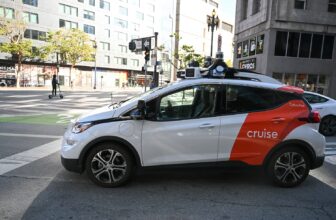 Uber to Launch Robotaxi Service With GM’s Cruise in 2025