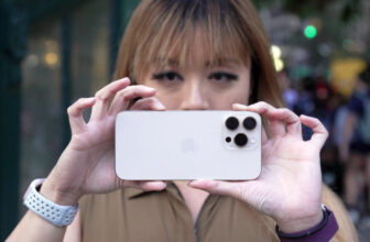 Apple focuses on cameras and customization