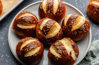 Selfmade Pretzel Rolls