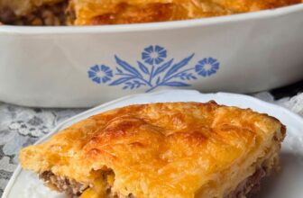 Unattainable Chili Pie (Straightforward Bisquick Recipe from the Nineteen Seventies)