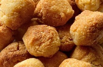 Grandma’s Scorching Water Cornbread (Crispy Outdoors, Delicate Inside)